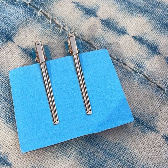 Translucent Baby Blue Jelly Resin Clips - Picture 2 of 3